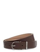 Calvin Klein Must Metal Rnd Buckle 2.5 Brun