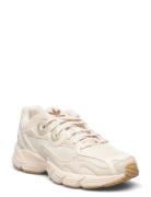 Adidas Astir W Shoe Låga Sneakers Cream Adidas Originals